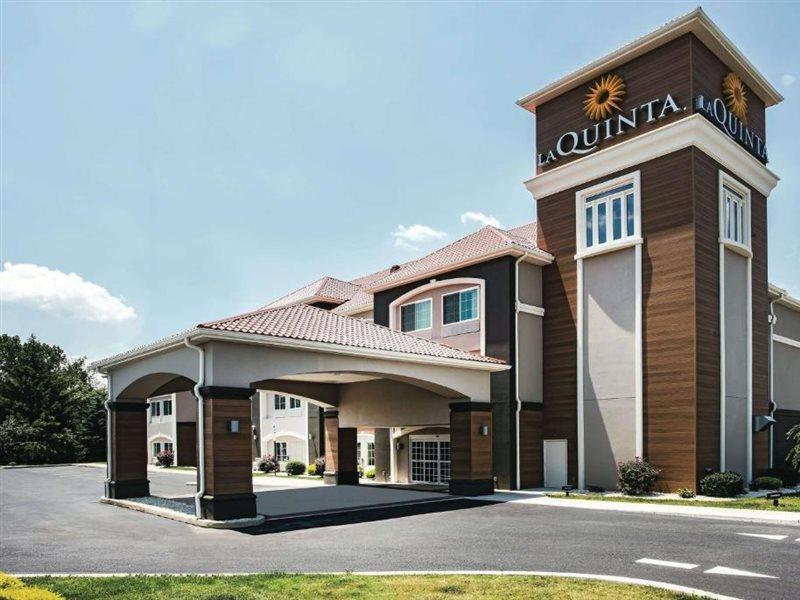 La Quinta by Wyndham Chambersburg Hotel Bagian luar foto