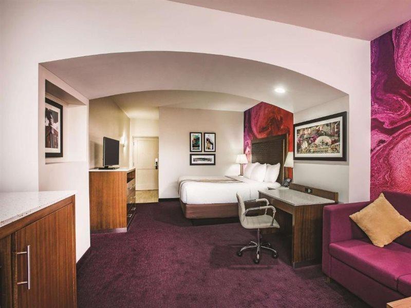 La Quinta by Wyndham Chambersburg Hotel Bagian luar foto