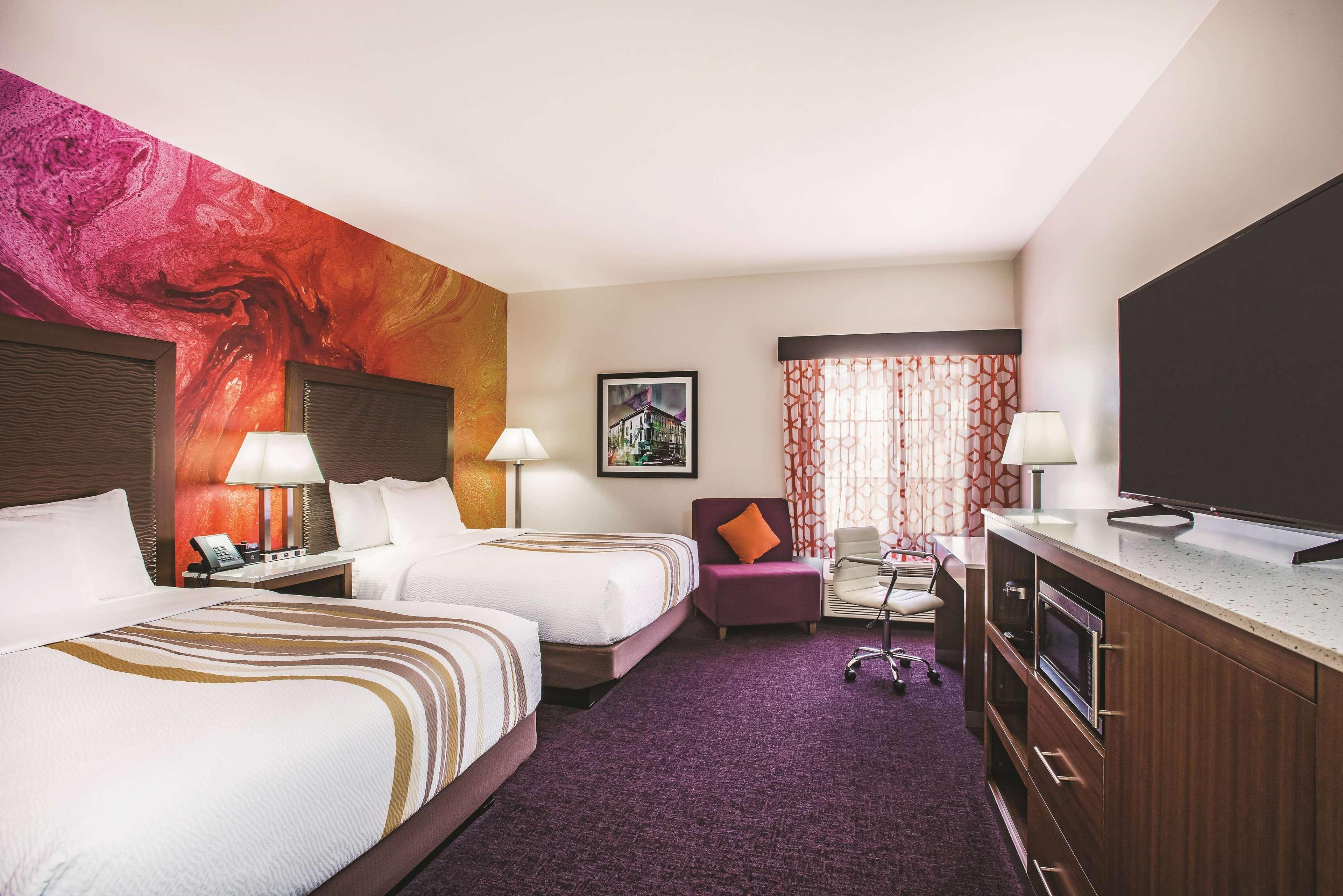 La Quinta by Wyndham Chambersburg Hotel Bagian luar foto