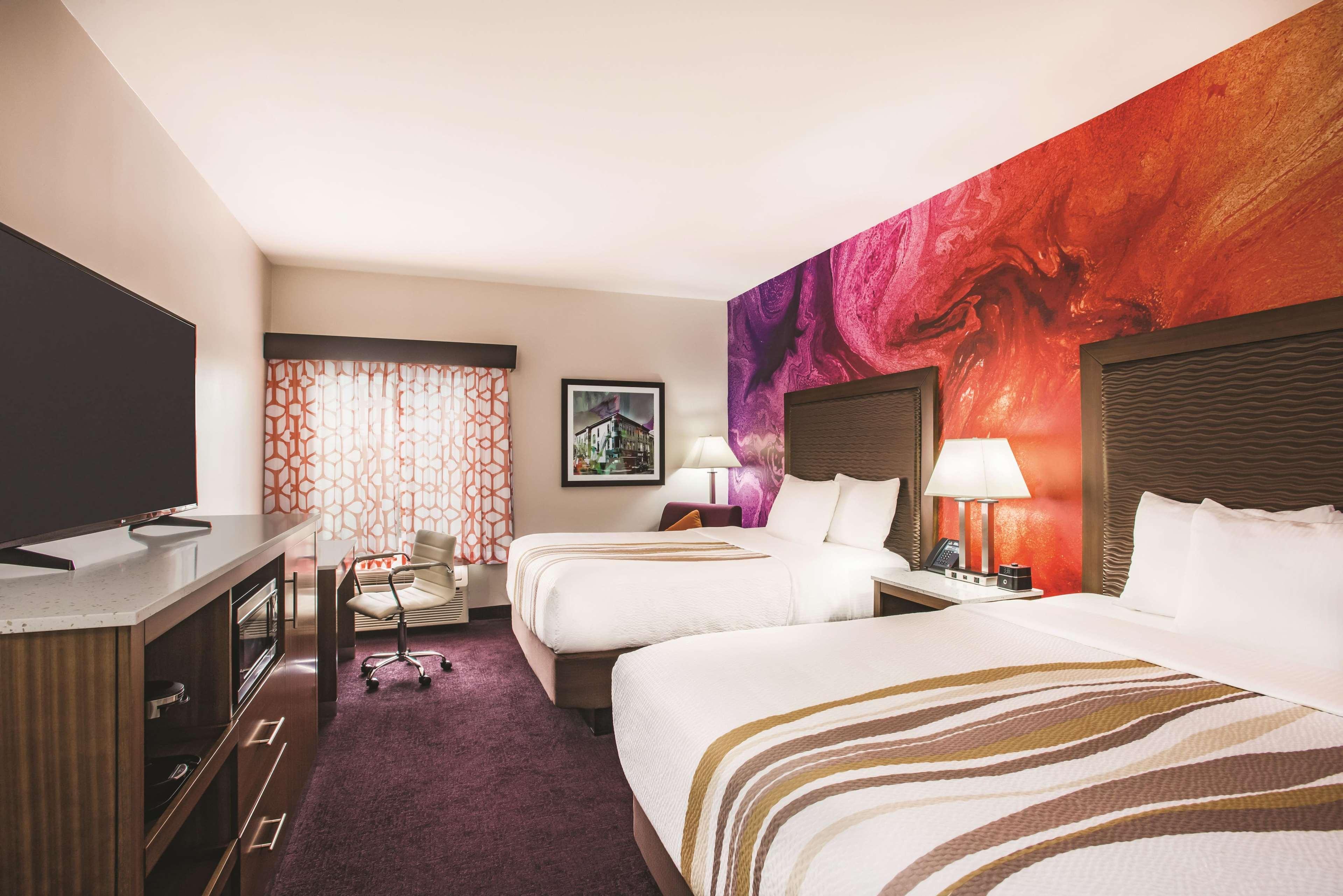 La Quinta by Wyndham Chambersburg Hotel Bagian luar foto