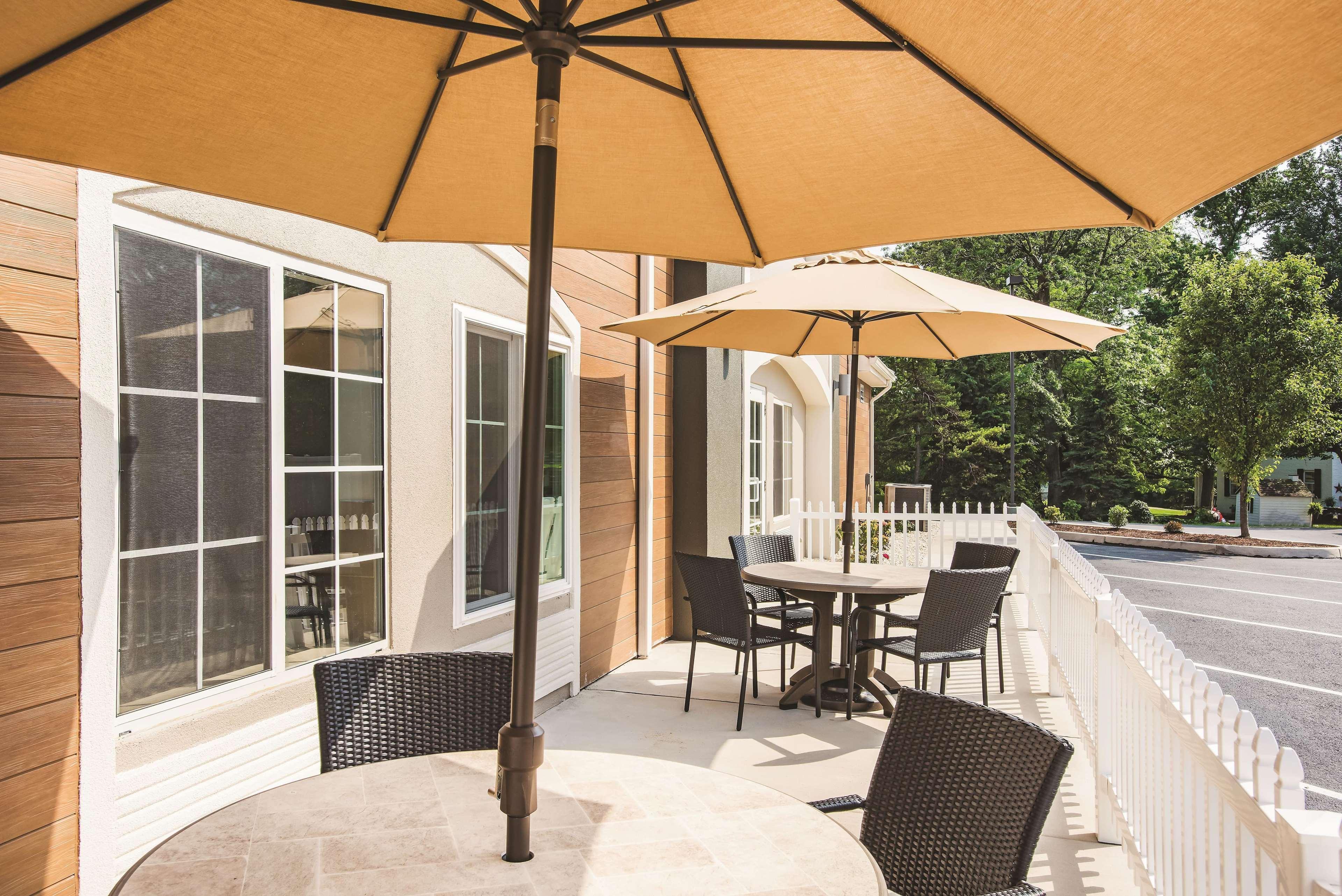 La Quinta by Wyndham Chambersburg Hotel Bagian luar foto