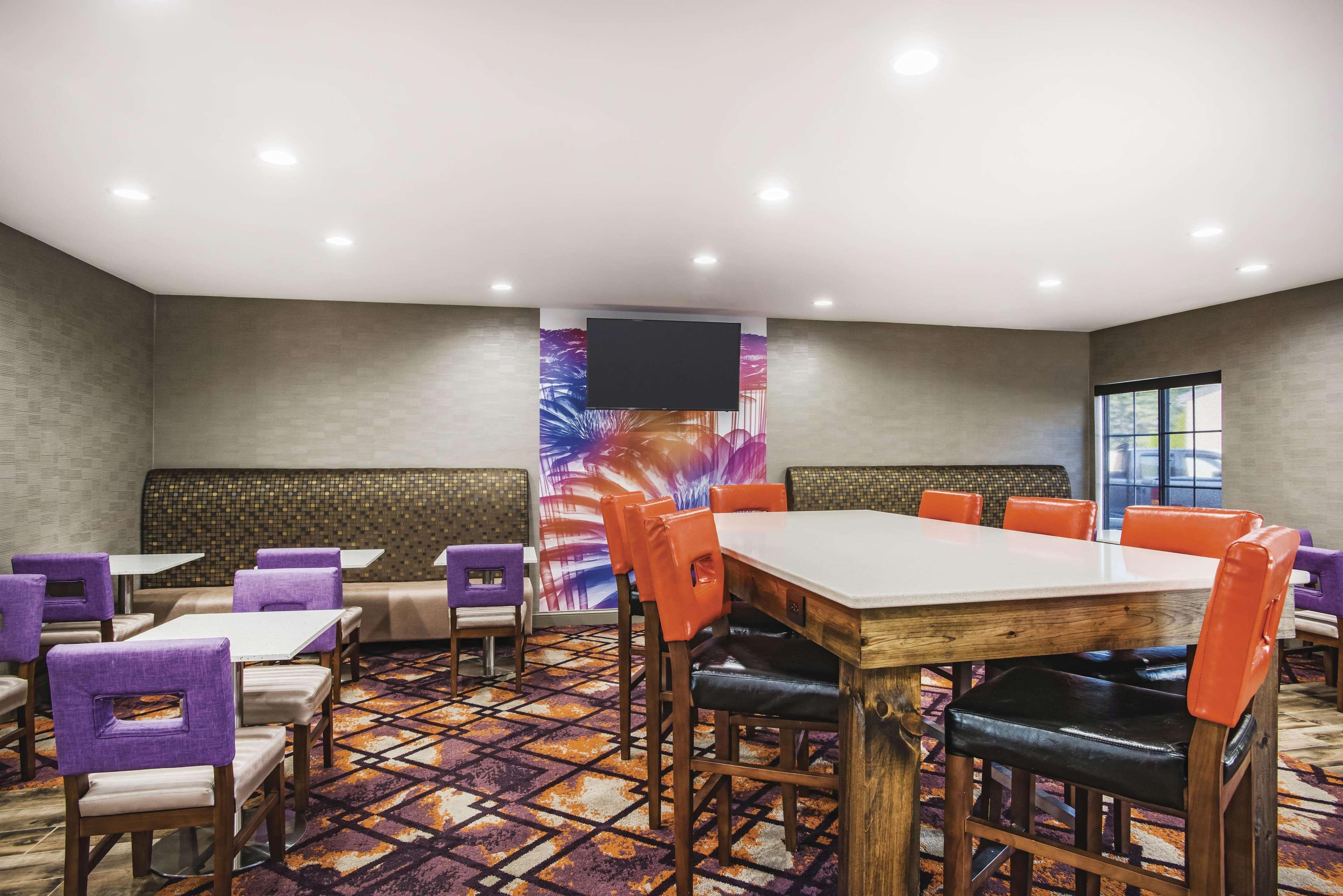 La Quinta by Wyndham Chambersburg Hotel Bagian luar foto