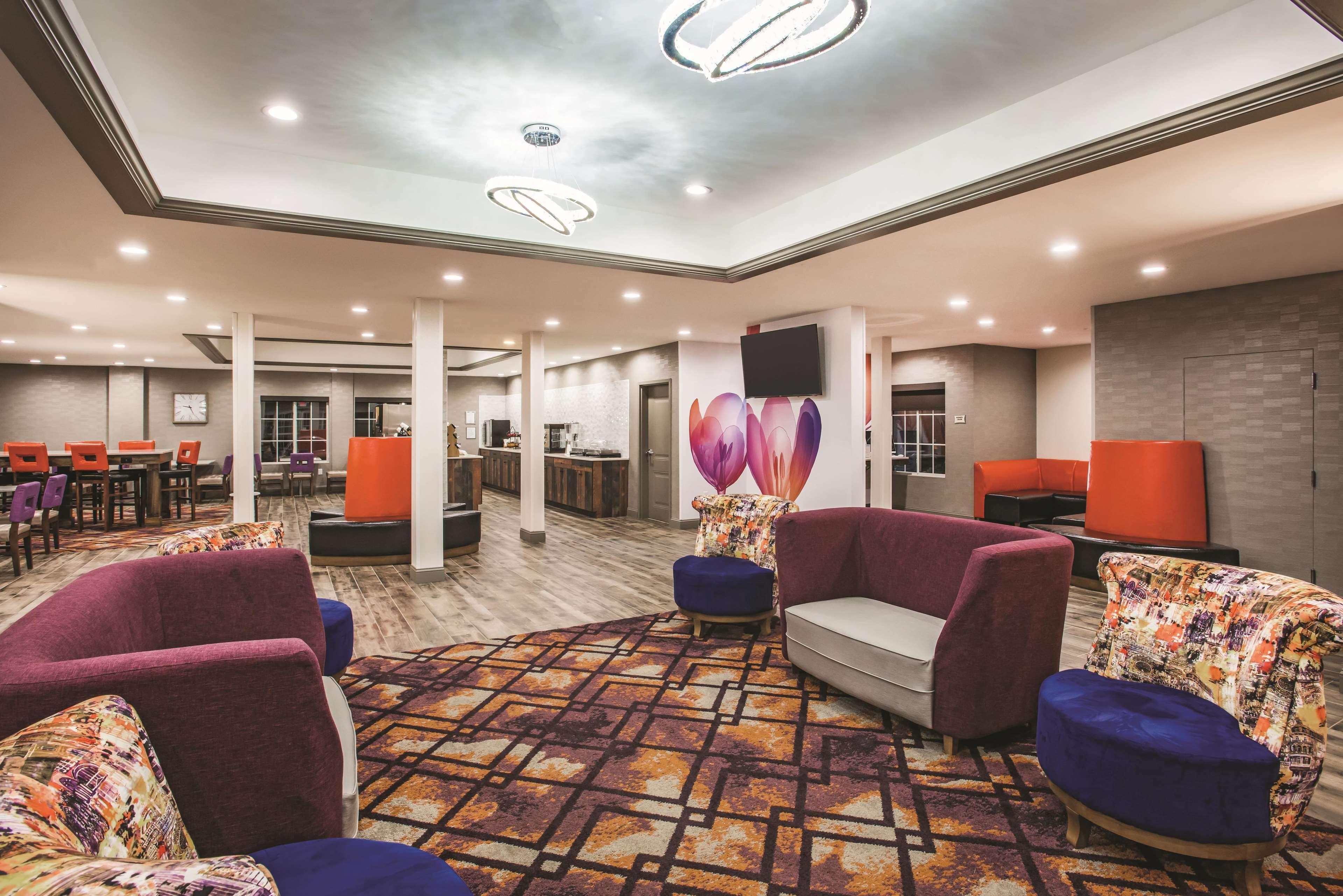 La Quinta by Wyndham Chambersburg Hotel Bagian luar foto