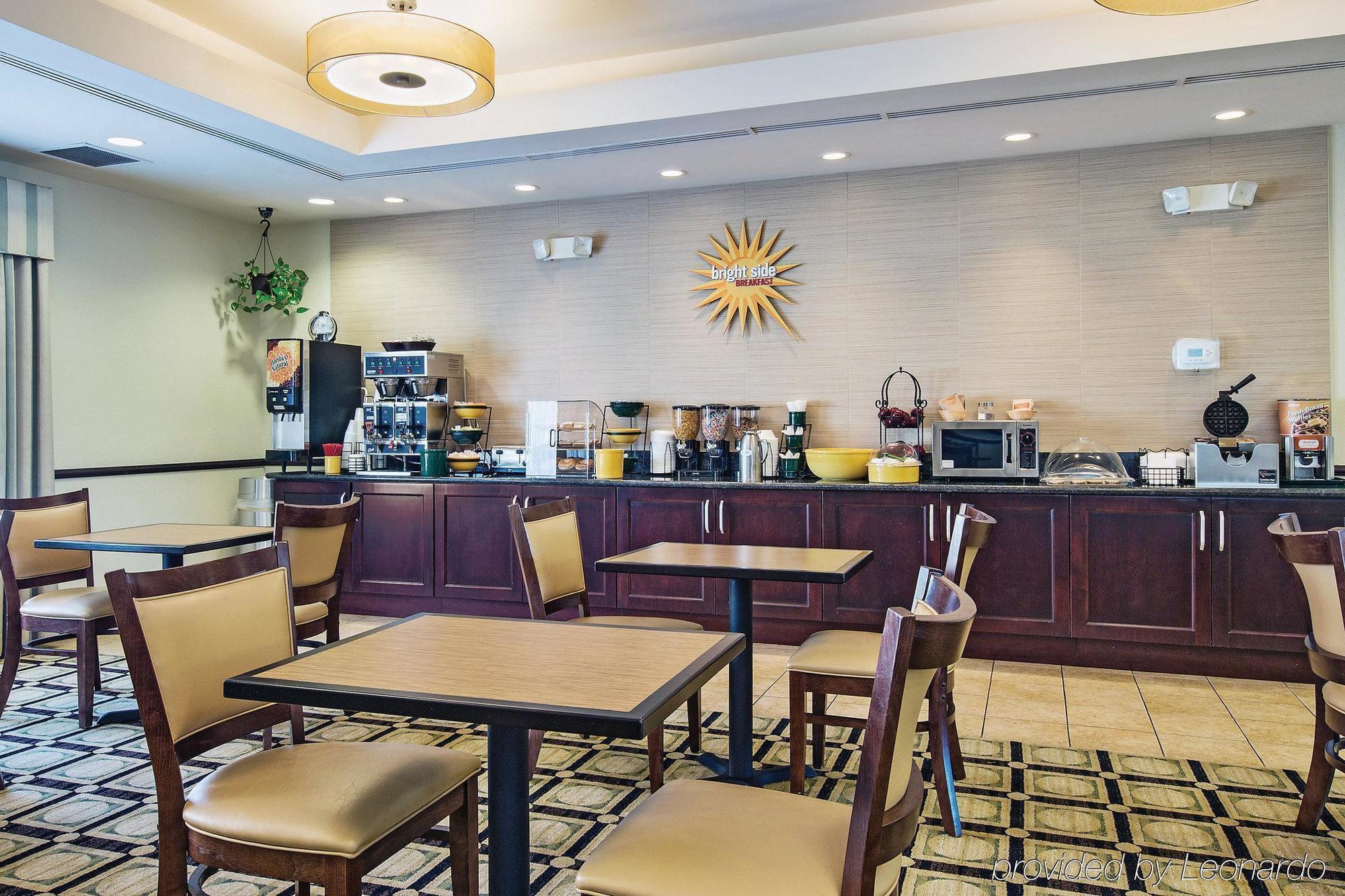 La Quinta by Wyndham Chambersburg Hotel Bagian luar foto