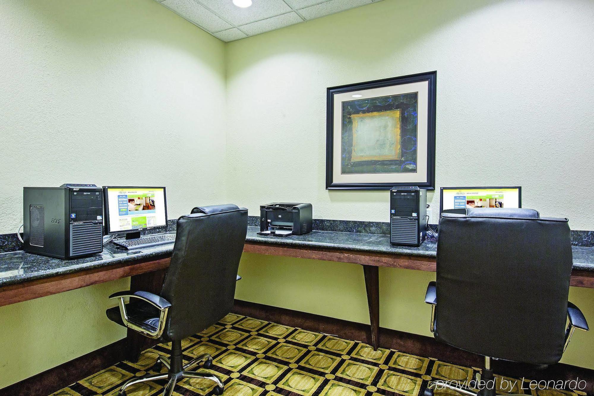 La Quinta by Wyndham Chambersburg Hotel Bagian luar foto
