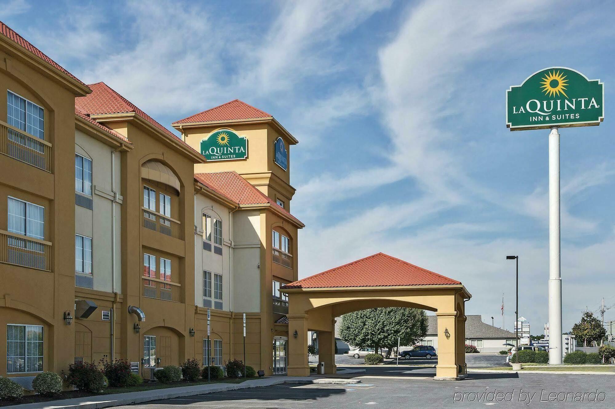 La Quinta by Wyndham Chambersburg Hotel Bagian luar foto